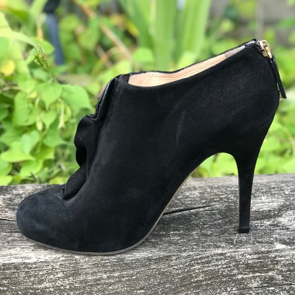 VALENTINO GARAVANI Suede Ruffle Ankle Booties Black Suede Heels SIZE 39 EU - Picture 15 of 16